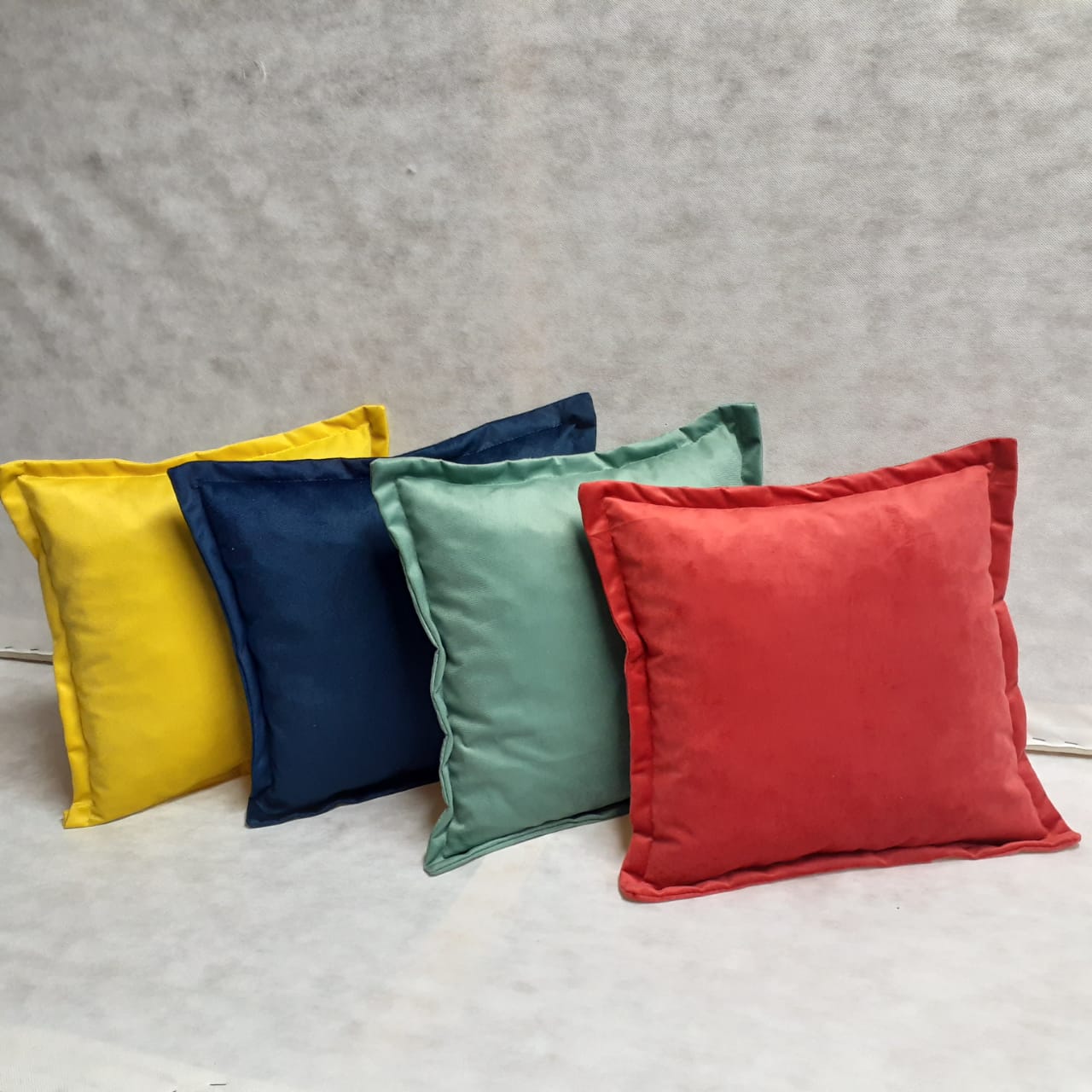 Kit 4 com Almofadas Decorativas Coloridas-ref0029 - Itala Tapeçaria - Arte  em Tapeçaria